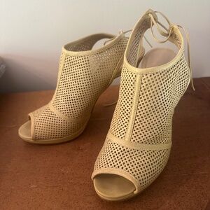 J.Crew Size 10 Beige Open Toe Leather Heels